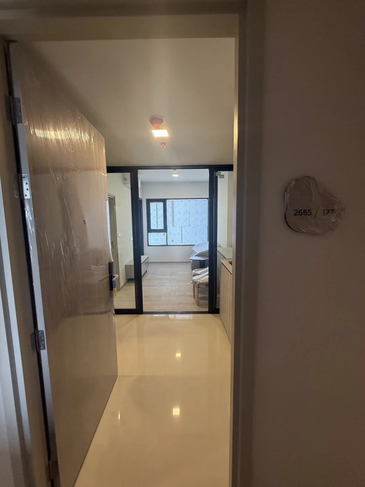 Selling down payment for COBE Kaset Sripatum, 10th floor. Great project, great location. Book now! Urgent!