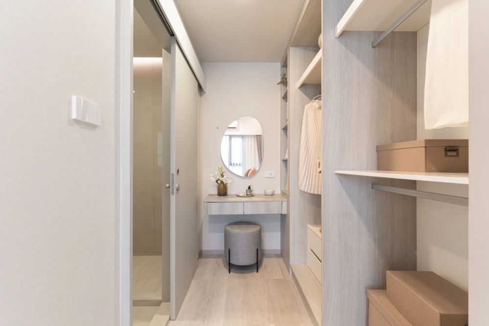 Selling down payment for COBE Ratchada Rama 9, 1 bedroom, 1 bathroom. Excellent location with complete amenities. Don't miss out!
