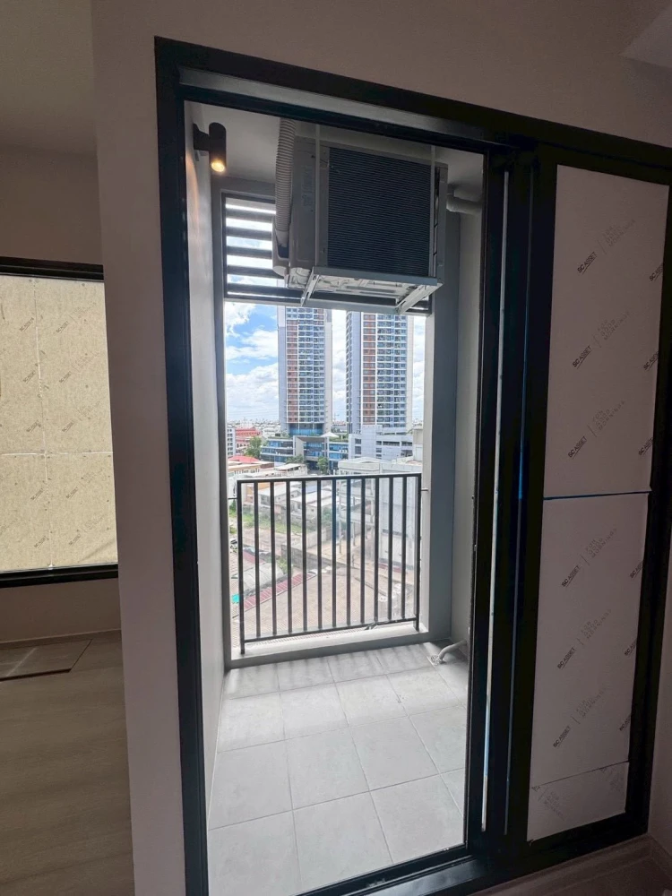 Selling down payment for COBE Ratchada Rama 9, 1 bedroom unit. Great location, cool unit. Don't miss out!