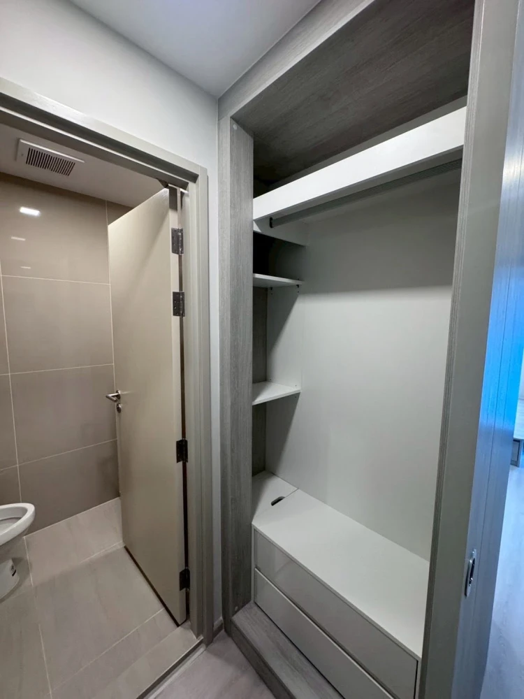 Selling down payment for COBE Ratchada Rama 9, 1 bedroom unit. Great location, cool unit. Don't miss out!