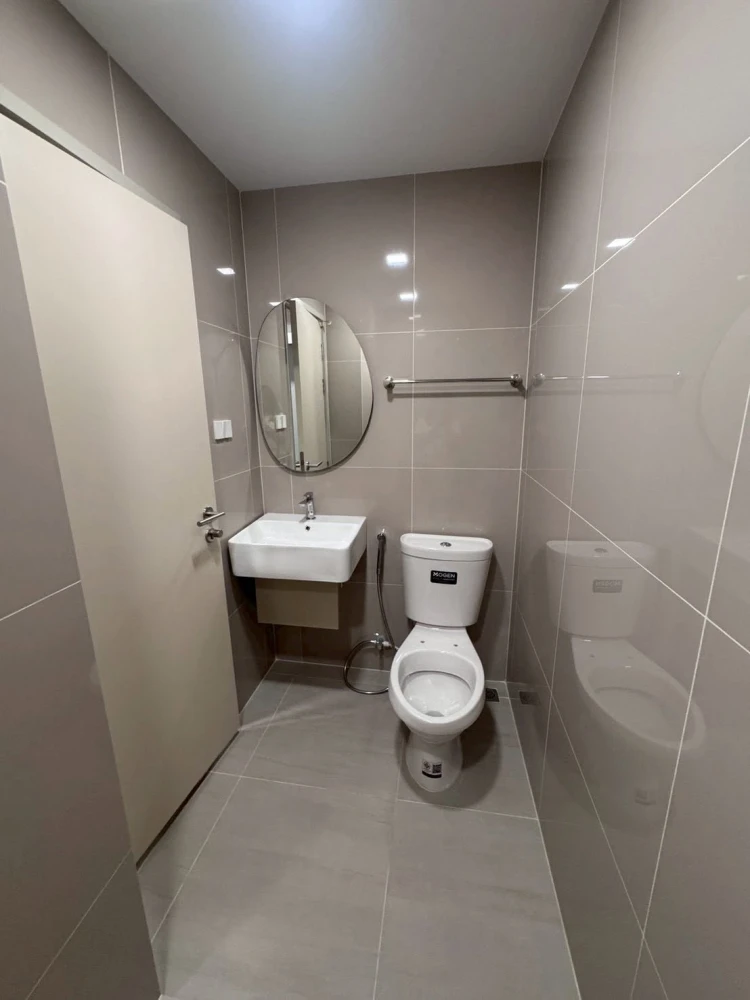 Selling down payment for COBE Ratchada Rama 9, 1 bedroom unit. Great location, cool unit. Don't miss out!