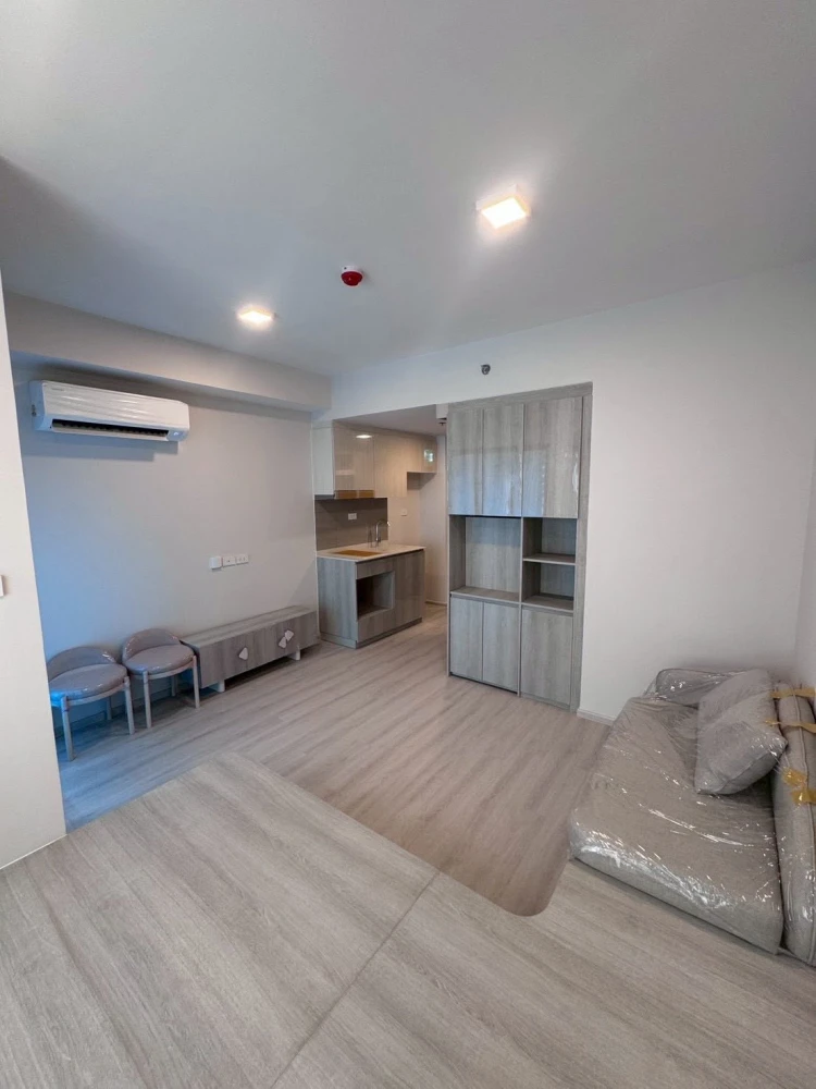 Selling down payment for COBE Ratchada Rama 9, 1 bedroom unit. Great location, cool unit. Don't miss out!