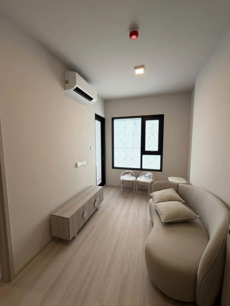 Down payment resale for Cobe Ratchada Rama 9: Spacious unit (33.1 sq.m.) on the 16th floor of Building F. Clean and inviting—book now!
