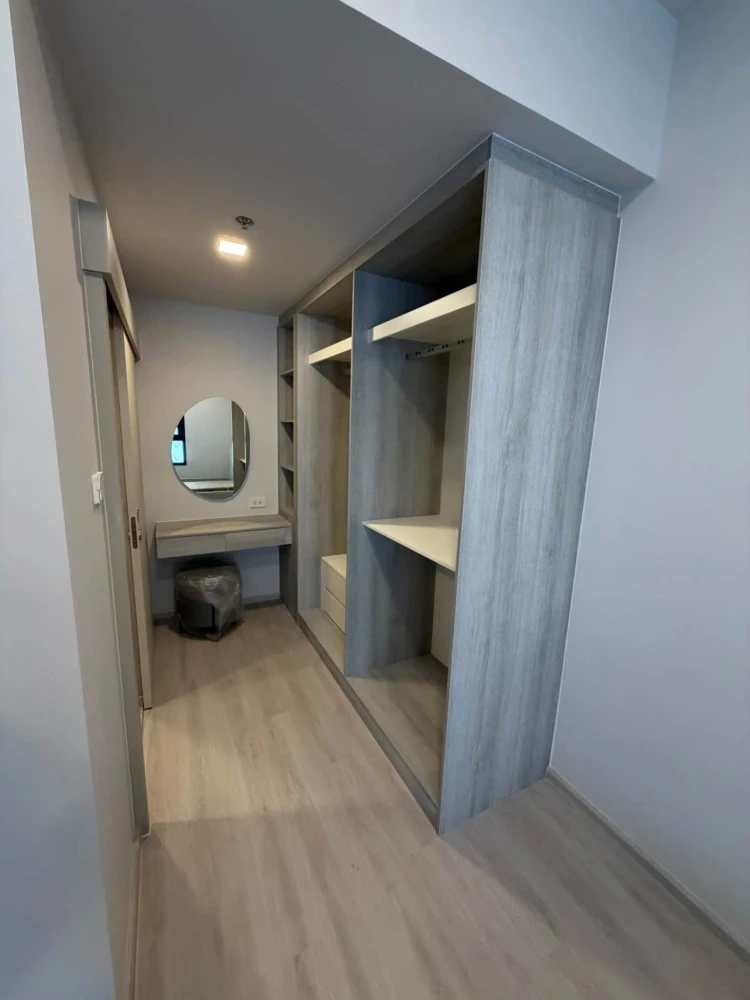 Down payment resale for Cobe Ratchada Rama 9: Spacious unit (33.1 sq.m.) on the 16th floor of Building F. Clean and inviting—book now!