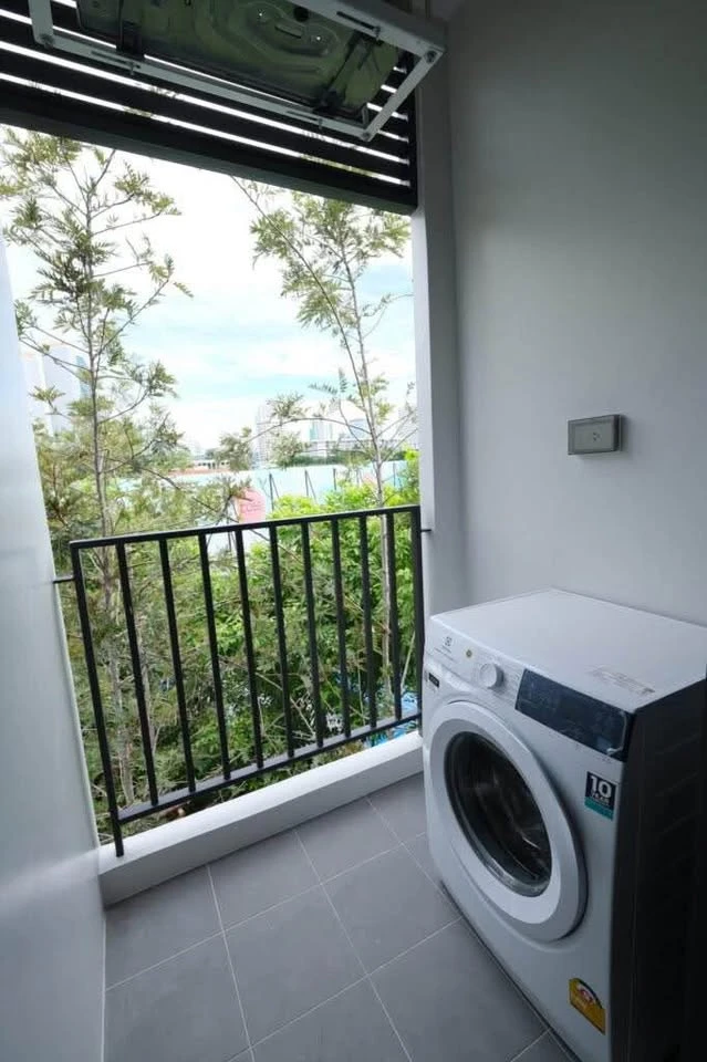 Selling down payment for Cobe Ratchada Rama 9, Building F, 18th floor, Fully Furnished, full of amenities. Interested, reserve now.
