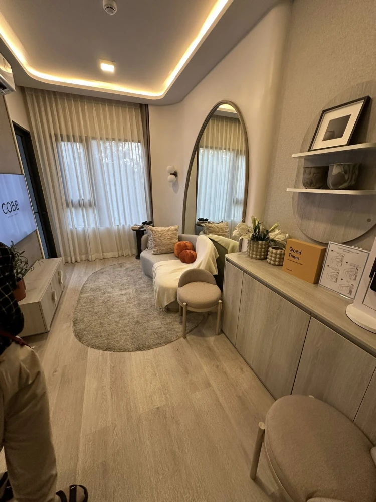 Selling down payment for COBE Ratchada-rama 9, Building G, corner room, private, glass view on 2 sides. Book now and you won't be disappointed.