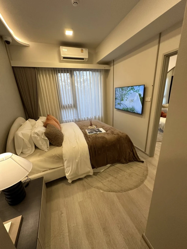 Selling down payment for COBE Ratchada-rama 9, Building G, corner room, private, glass view on 2 sides. Book now and you won't be disappointed.
