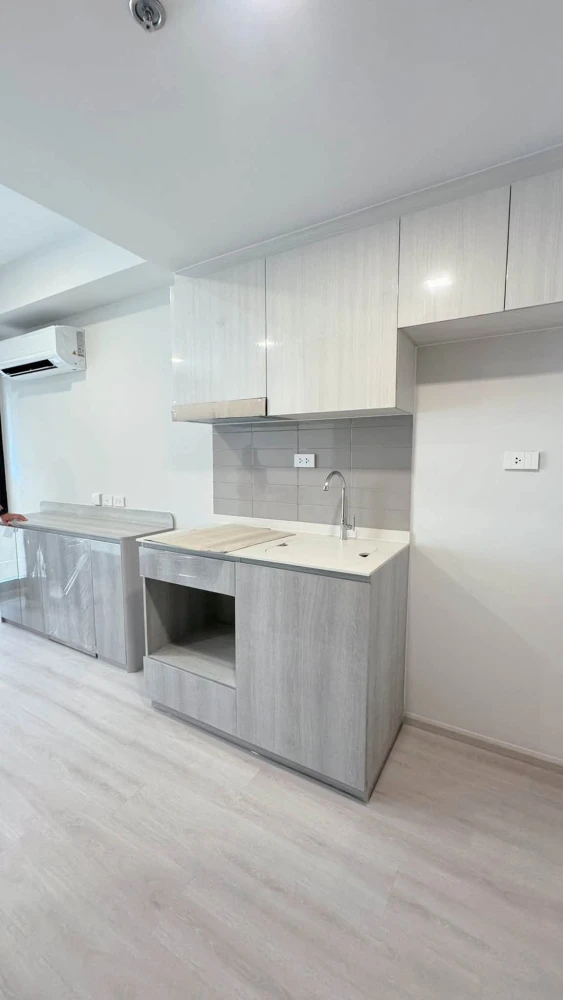 Selling down payment COBE Ratchada Rama 9, studio room, complete with common areas, in a good location, hurry and reserve now.