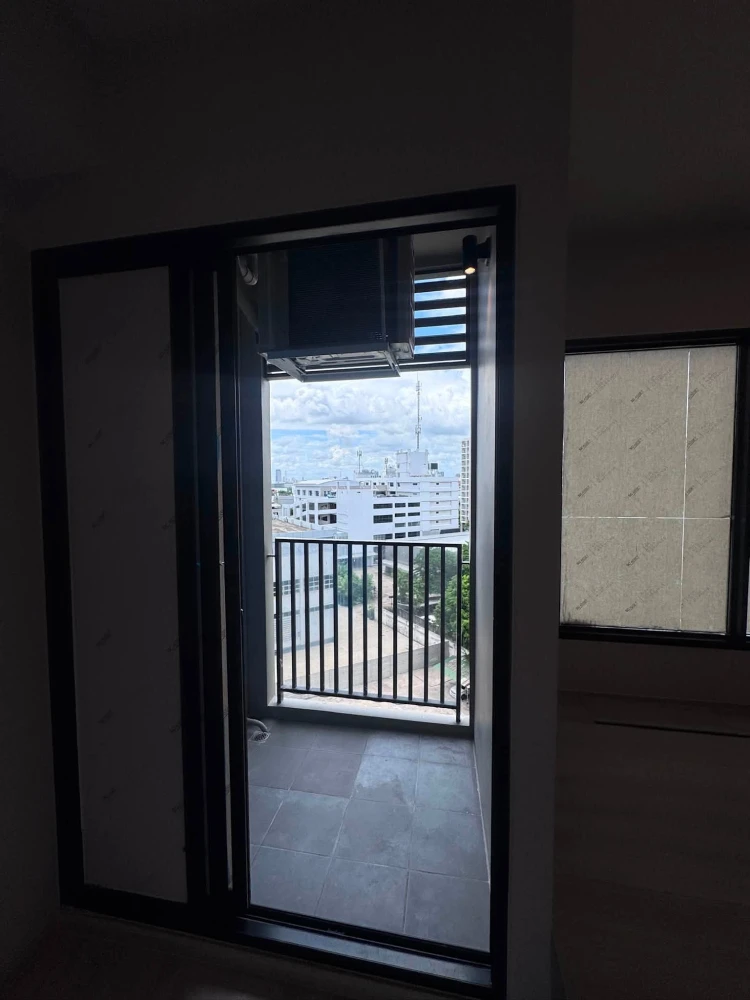 Selling down payment for COBE Ratchada–Rama 9, Building B, 7th floor, southeast facing. The room is not hot and is located in the front building, so y