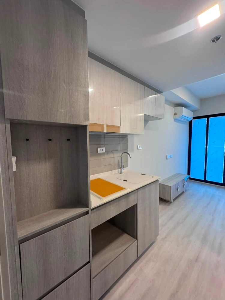 Selling down payment for COBE Ratchada–Rama 9, Building B, 7th floor, southeast facing. The room is not hot and is located in the front building, so y