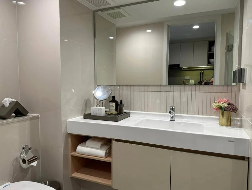 Selling down payment for Culture Chula, 11th floor here is comparable to the 15th-16th floors of other condos. The room position on one side is not co