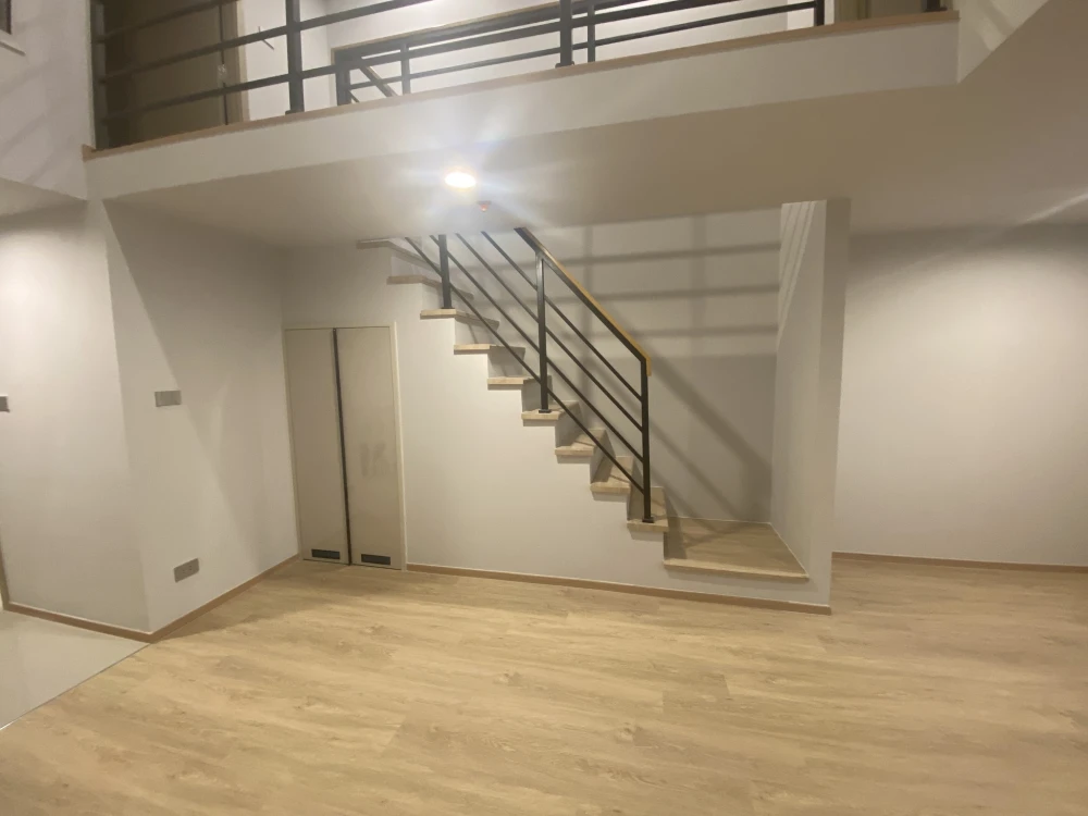 Down payment sale for Culture Chula. Spacious room with lots of usable space. High ceiling, airy and spacious. Good location. Reserve now!