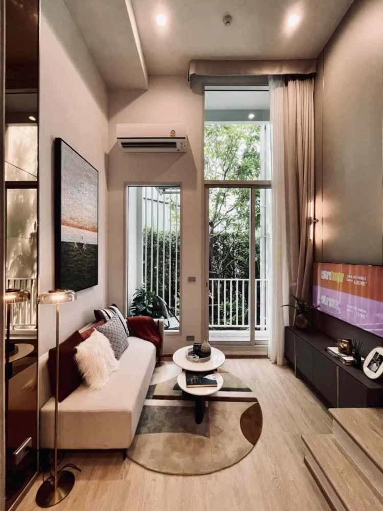 Down payment sale for Culture Chula. The upstairs bedroom is larger than other 1 Bedroom types. The ceiling is 4.3 meters high. Hurry and grab it now!