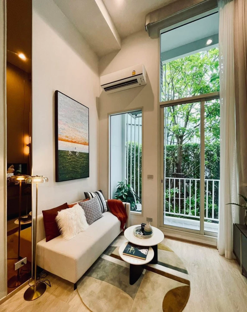 Down payment sale for Culture Chula. The upstairs bedroom is larger than other 1 Bedroom types. The ceiling is 4.3 meters high. Hurry and grab it now!