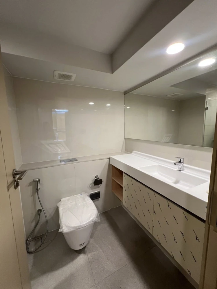 Selling down payment for Culture Chula, corner unit with garden view. Neither wall is shared with another unit. Bathrooms are available on both the up