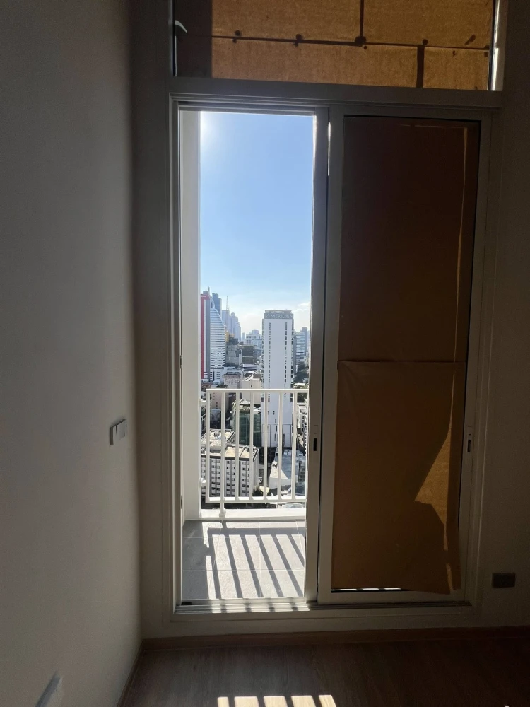 Selling a pre-sale unit at Culture Chula, Hybrid type, with a 4.3-meter high ceiling and a total usable area of ​​36 sq.m. Don't miss this opportunity