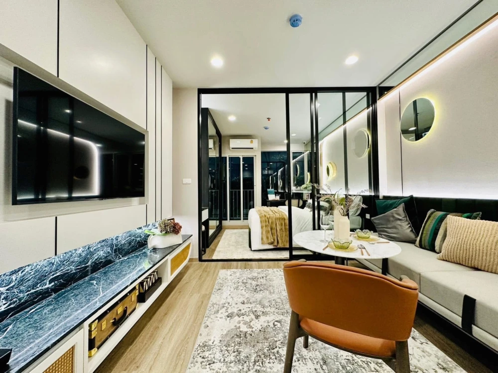 Selling pre-sale units at Culture Thonglor, Ekkamai-facing view with no obstructing buildings. Located in a prime location. Book now to secure your un