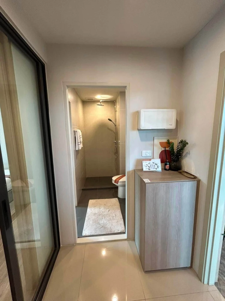 For sale: Down payment for a unit at FLEXI Riverview-Charoennakhorn. This is a rare corner unit with no shared walls—offering complete privacy, a quie