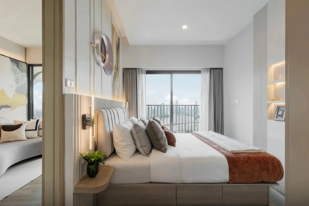 Down payment for sale: Flexi RiverView - Charoen Nakhon. 1-Bedroom Plus unit with a spacious layout. North-facing, keeping it cool and comfortable—don