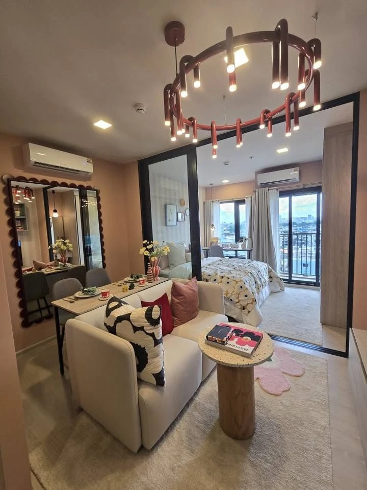 Down payment sale FLO by Sansiri, 10th floor, river view, the best side in the project. Come and reserve your ownership today.