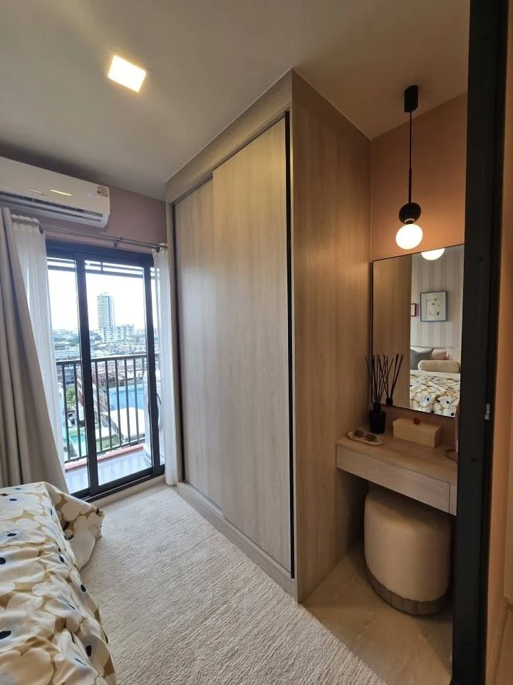 Down payment sale FLO by Sansiri, 10th floor, river view, the best side in the project. Come and reserve your ownership today.