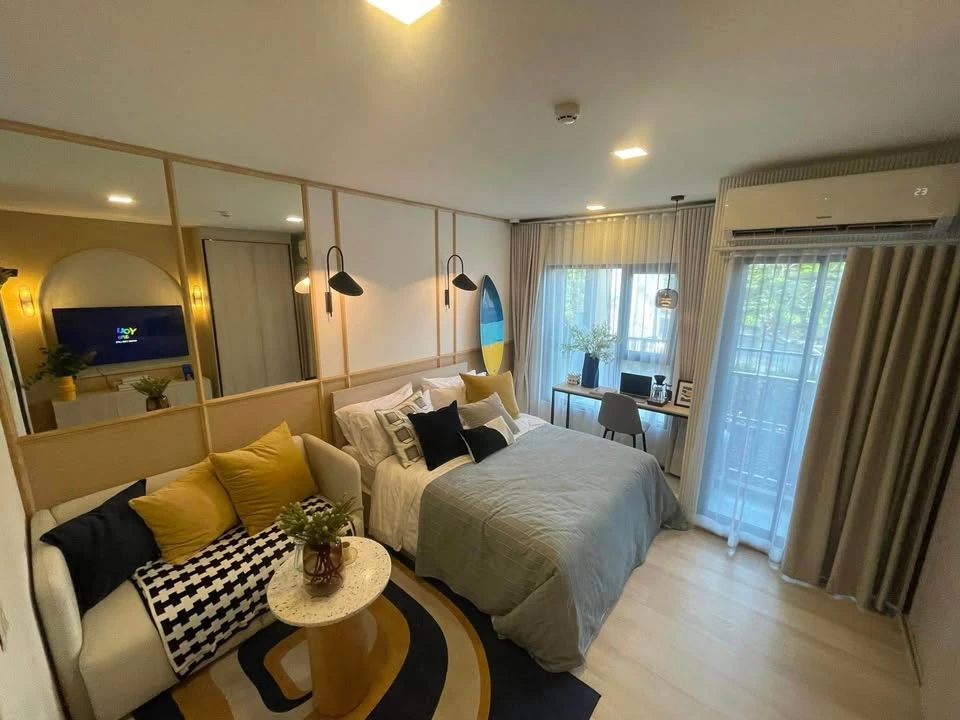 Selling down payment FLO by Sansiri, 12th floor, city view + Icon Siam, cool room, no need for full sun, urgent... hurry up!