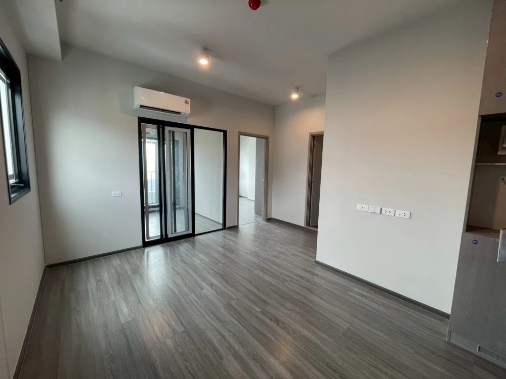 Selling down payment Ideo Ramkhamhaeng - Lam Sali Station, 8th floor, good location, worth living in, if you don't reserve, you'll really miss out.