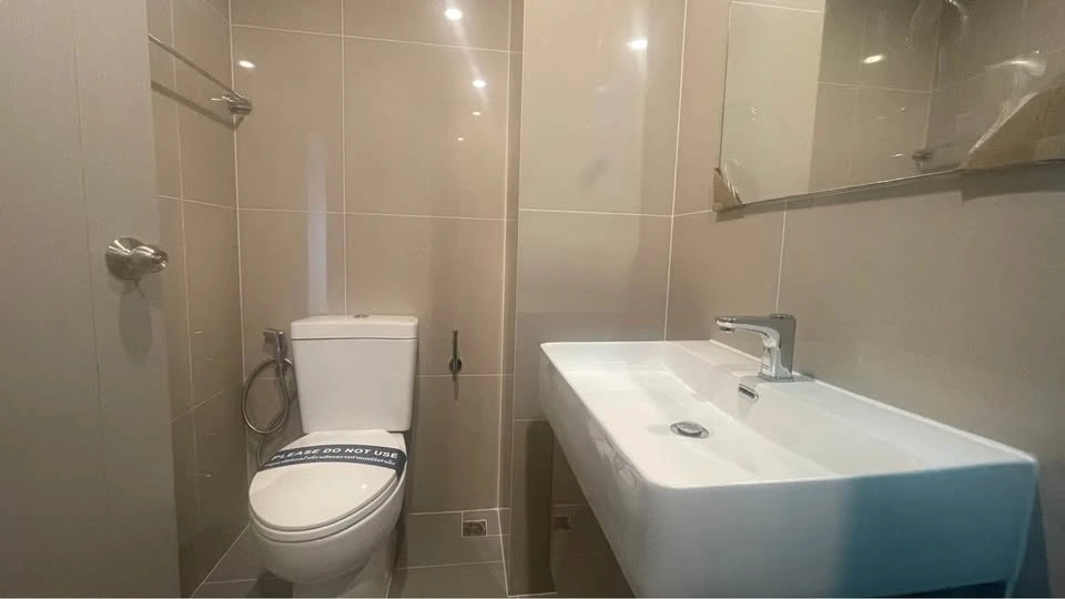 Selling down payment Ideo Ramkhamhaeng - Lam Sali Station, nice room, good location, comes with complete facilities, don't miss it.