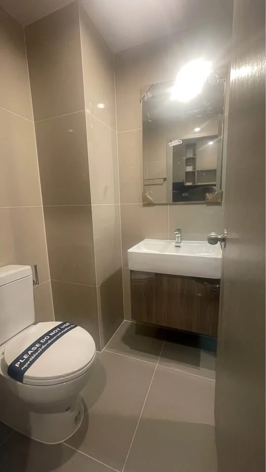 Selling down payment Ideo Ramkhamhaeng - Lam Sali Station, nice room, good location, comes with complete facilities, don't miss it.