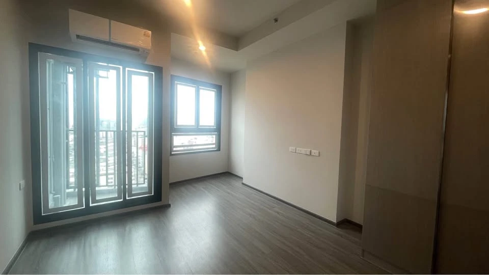 Selling down payment Ideo Ramkhamhaeng - Lam Sali Station, nice room, good location, comes with complete facilities, don't miss it.