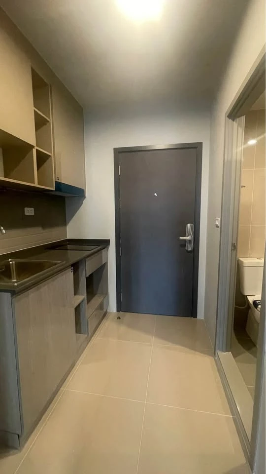 Selling down payment Ideo Ramkhamhaeng - Lam Sali Station, nice room, good location, comes with complete facilities, don't miss it.
