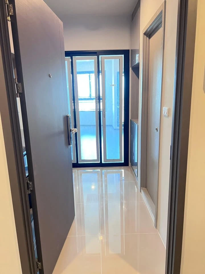 Selling down payment Ideo Ramkhamhaeng - Lam Sali Station, a nice room, good location, comes with a great common area, don't miss it.