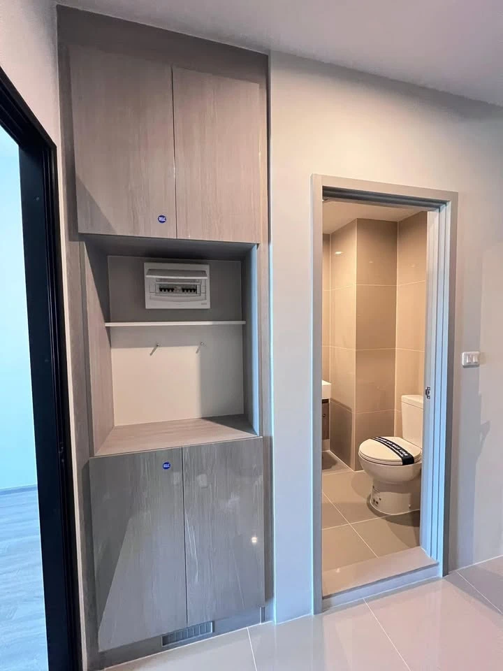 Selling down payment Ideo Ramkhamhaeng - Lam Sali Station, a nice room, good location, comes with a great common area, don't miss it.