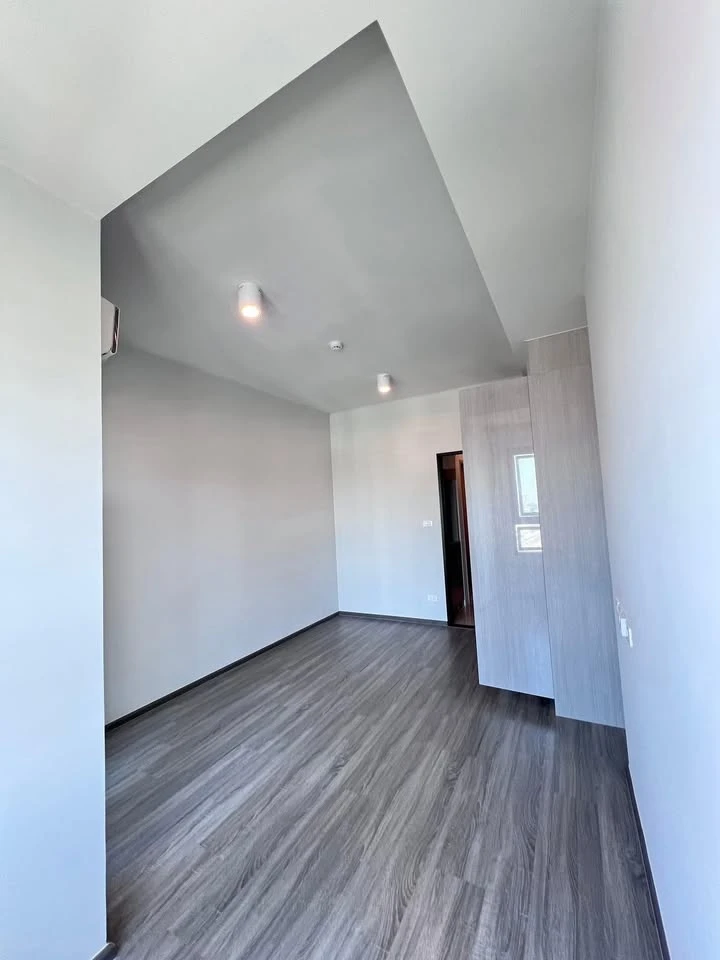 Selling down payment Ideo Ramkhamhaeng - Lam Sali Station, a nice room, good location, comes with a great common area, don't miss it.