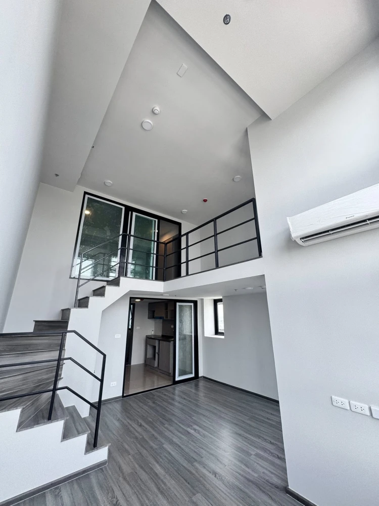 Selling down payment at Ideo Ramkhamhaeng - Lam Sali Station, nice room, good location, beautiful city view from high floor, hurry and book now!