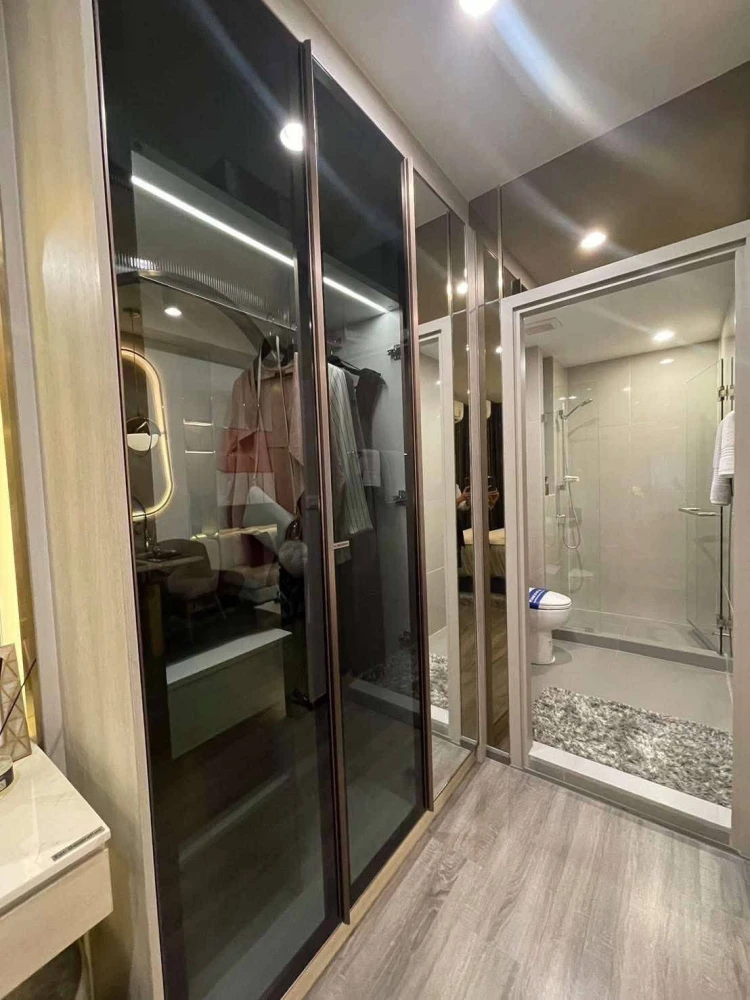 Down payment sale for IDEO Ramkhamhaeng - Lam Sali Station. Beautiful corner room, not hot from the sun, good breeze, open view, no buildings blocking