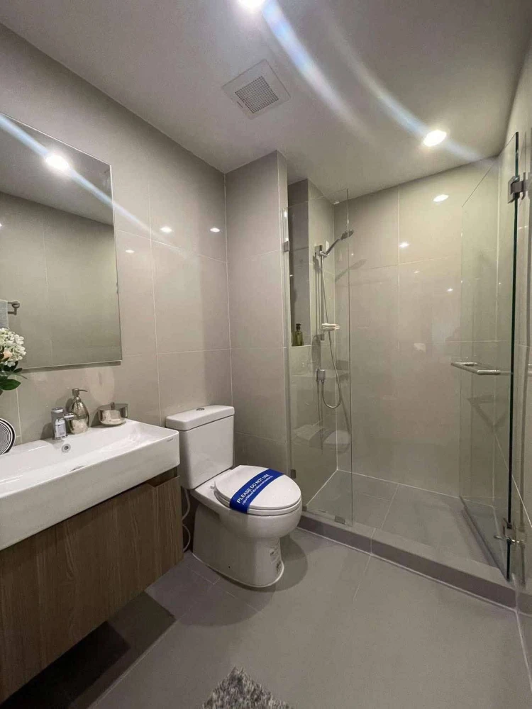 Down payment sale for IDEO Ramkhamhaeng - Lam Sali Station. Beautiful corner room, not hot from the sun, good breeze, open view, no buildings blocking