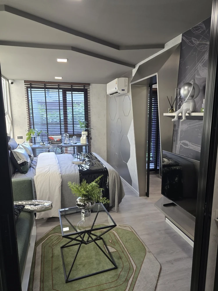 Down payment resale at KAVALON – Pool view (rare unit type). North-facing bedroom; cool and comfortable, protected from driving rain. Book now!