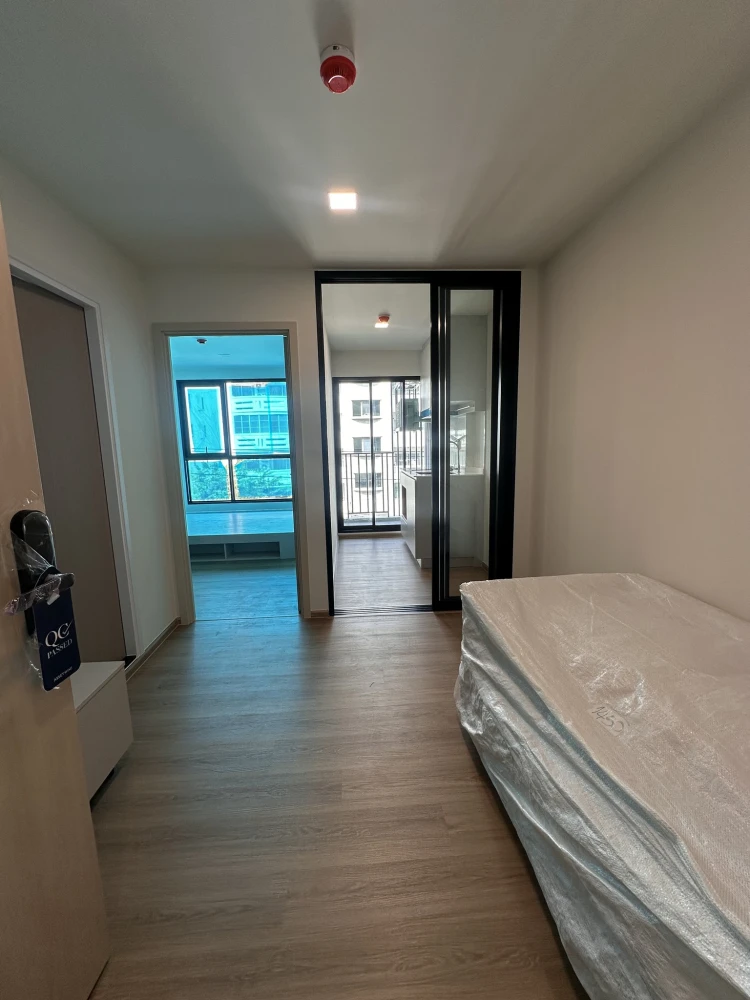 Selling a 1-bedroom, 1-bathroom unit at Kave Luminous Bangmod. Great location and amazing amenities. Book now!