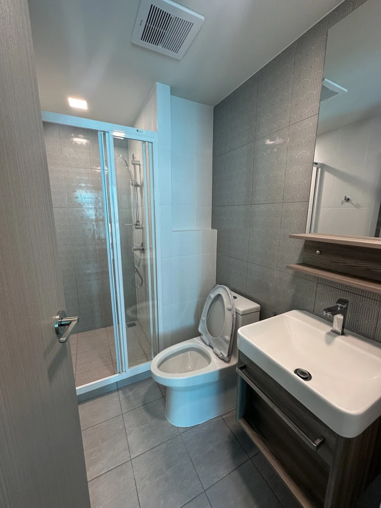 Selling a 1-bedroom, 1-bathroom unit at Kave Luminous Bangmod. Great location and amazing amenities. Book now!