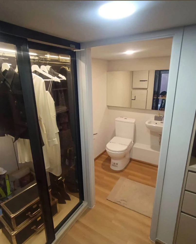 Down payment resale: Landmark at Kasetsart TSH Station. Duplex Flexi condo, 2 bedrooms, 2 bathrooms. High ceilings, airy and spacious. Located right n