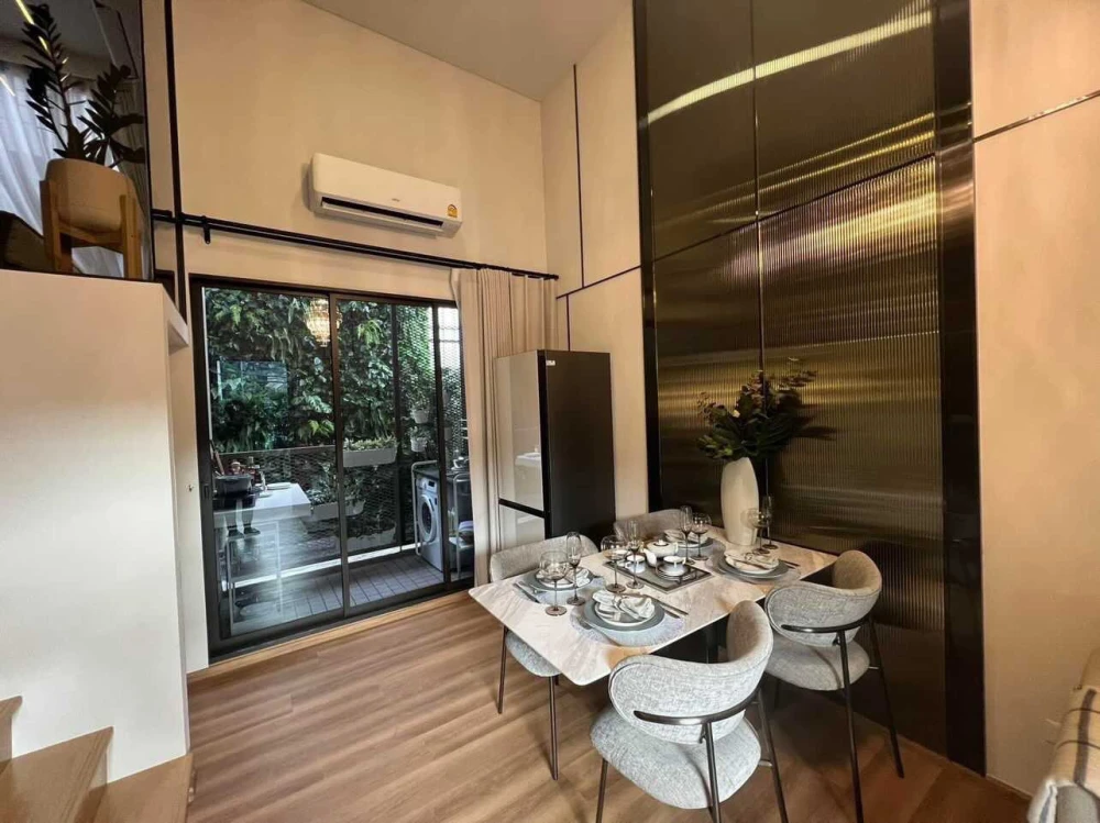 Selling down payment for Landmark at Kasetsart TSH, largest room, 2 floors, next to the Red Line BTS, great value, hurry and book now.