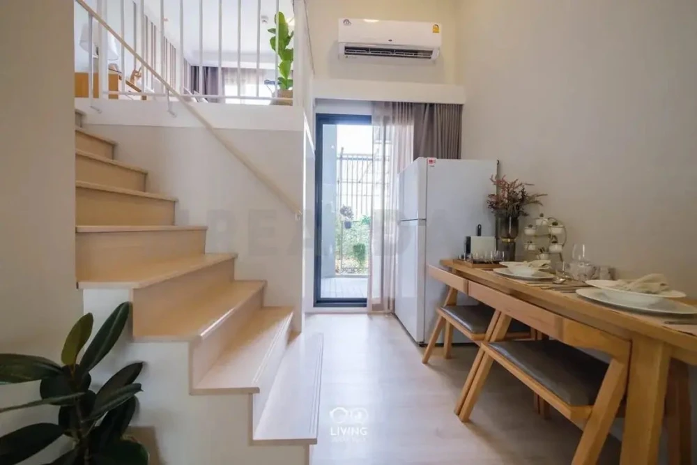 Selling down payment for Landmark @Grand Station, a great location, close to shopping areas and the BTS, very convenient to travel, must book.