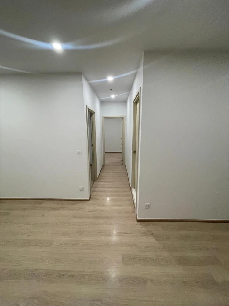 Selling down payment Life Rama 4 - Asoke 2 bedrooms, 26th floor, corner room, interested in owning, hurry and reserve now.