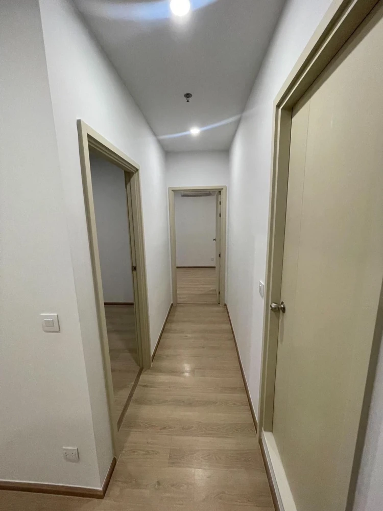 Selling down payment Life Rama 4 - Asoke 2 bedrooms, 26th floor, corner room, interested in owning, hurry and reserve now.