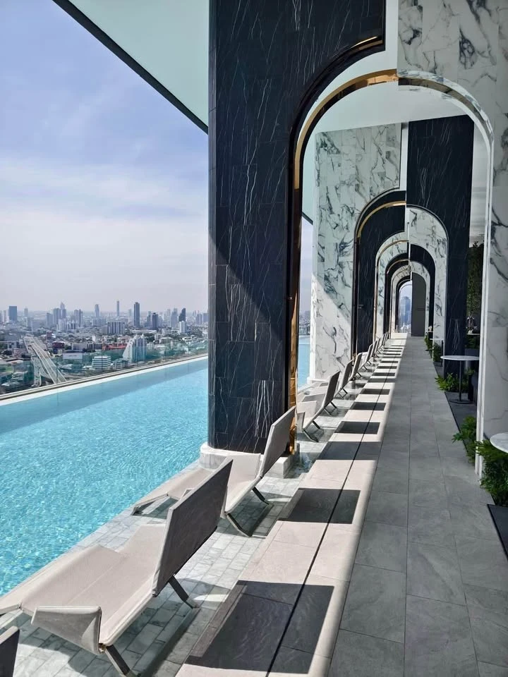 Down payment sale Life Rama 4 - Asoke, luxury condo in the heart of the city, ready to move in, corner room, high floor, north facing, not hot, great