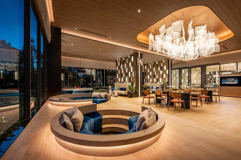 Down payment sale Life Rama 4 - Asoke, luxury condo in the heart of the city, ready to move in, corner room, high floor, north facing, not hot, great