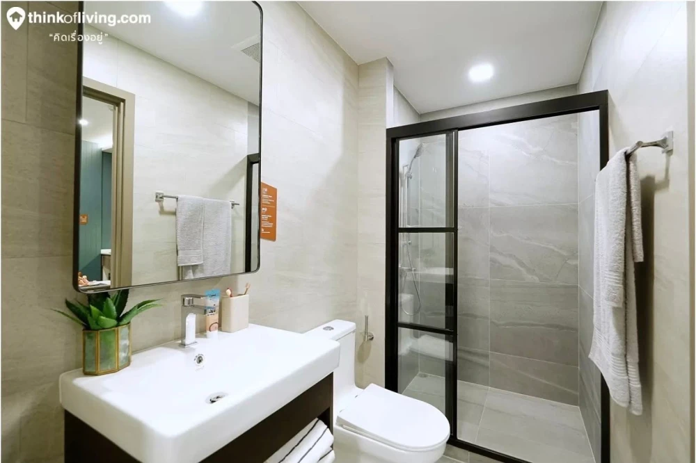 Selling down payment for Metris District Ladprao, 23rd floor unit. Excellent location with unobstructed views of Union Mall and Chatuchak Park, includ