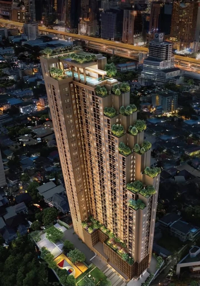 Selling down payment for Metris District Ladprao, 23rd floor unit. Excellent location with unobstructed views of Union Mall and Chatuchak Park, includ