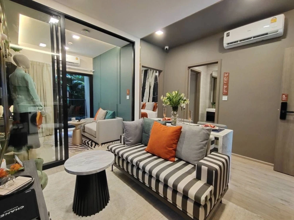 Down payment sale for Metris District Ladprao. Nice room, lots of usable space, pets allowed. Good like this, hurry and reserve now.